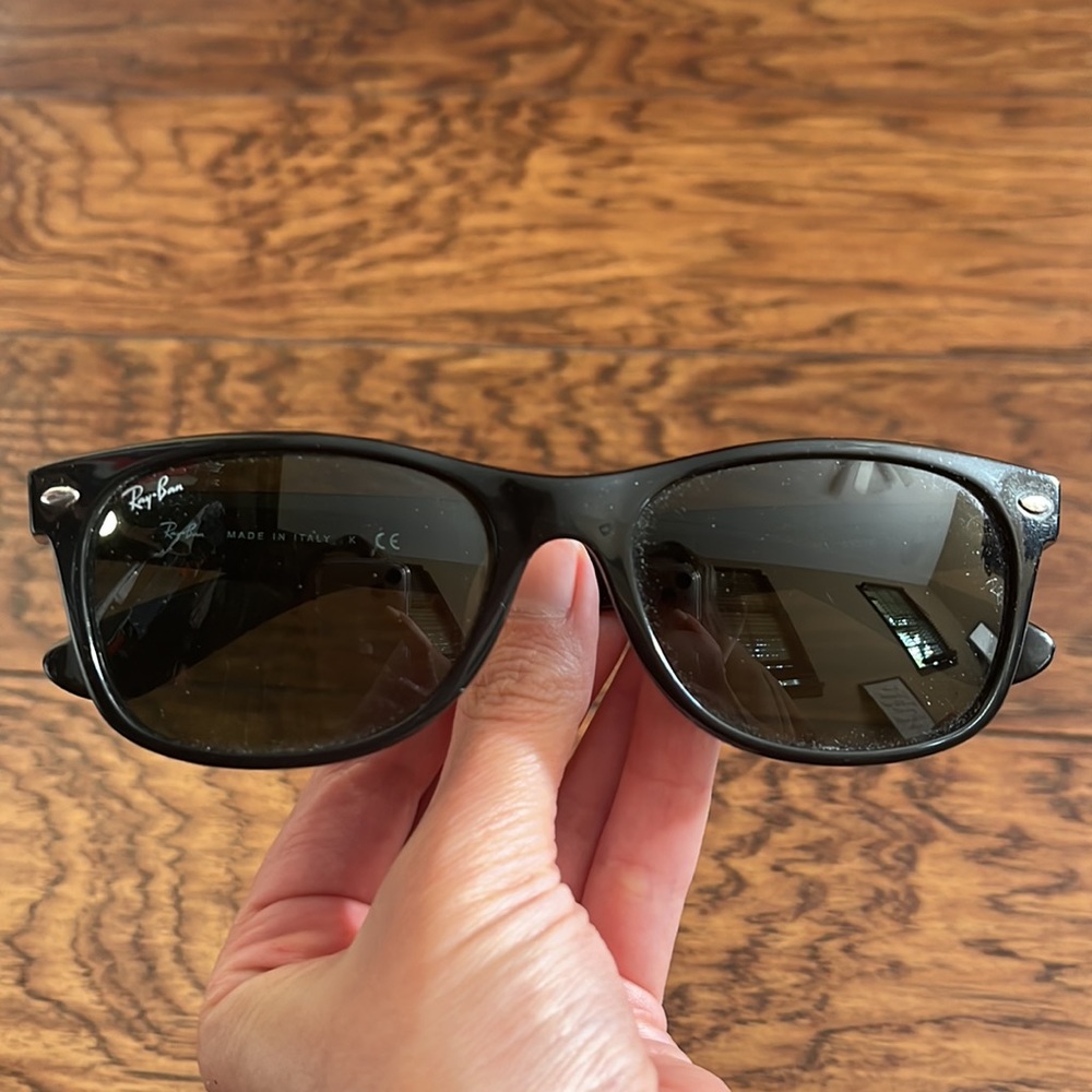 Ray-Ban sunglasses - Picture 3 of 3